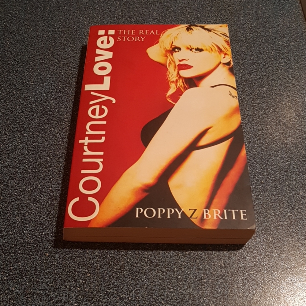 🕸5 for $25🕸Courtney Love bio.